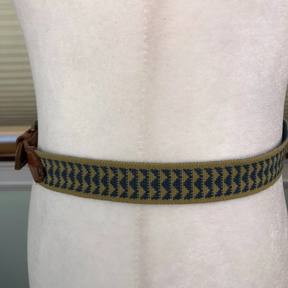 Levi's Vintage Boho Southwestern Buckle Leather Belt Western Country Classic